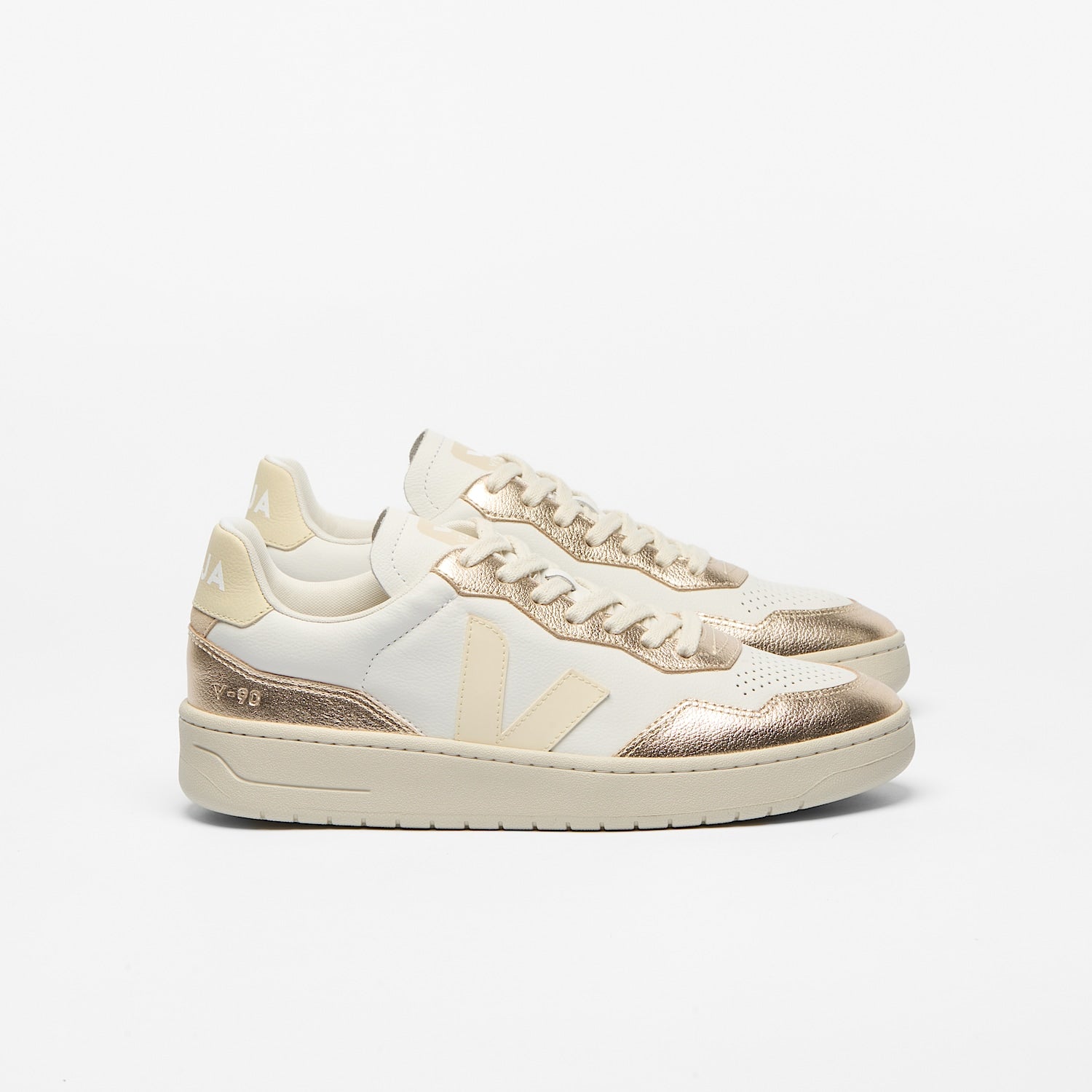 veja sneakers v-90 organic-leather white vd2021362 Lateral view