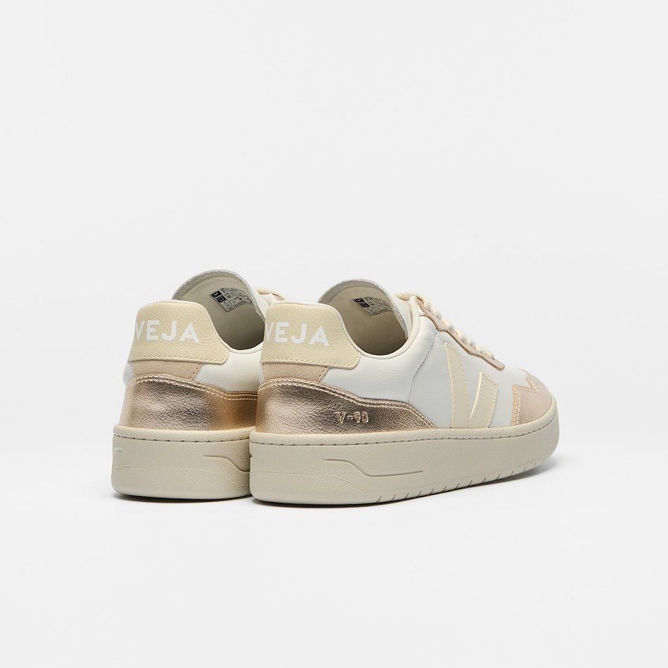 veja sneakers v-90 organic-leather white vd2021362 Back view
