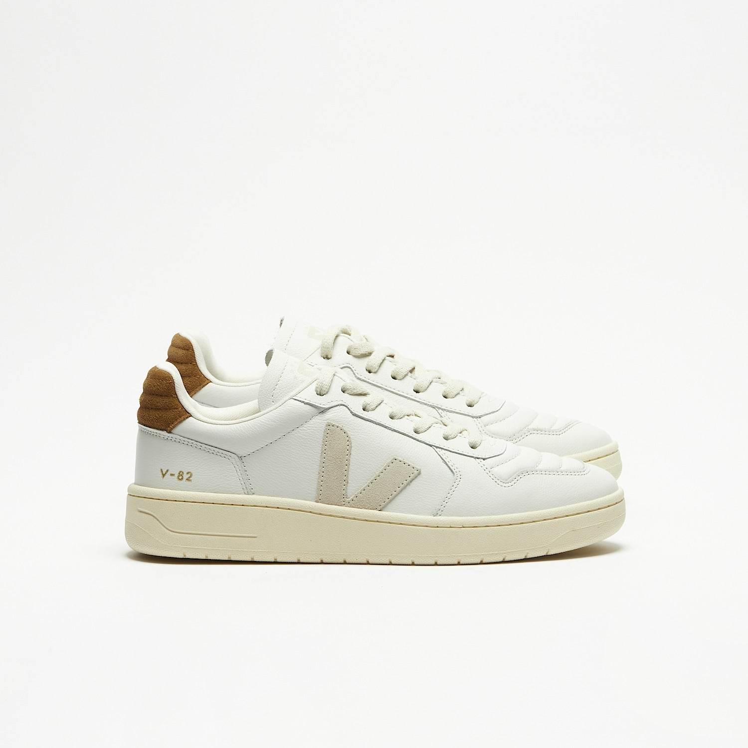 veja sneakers v-82 ii-grained leather white pierre tent vf3321447 Lateral view