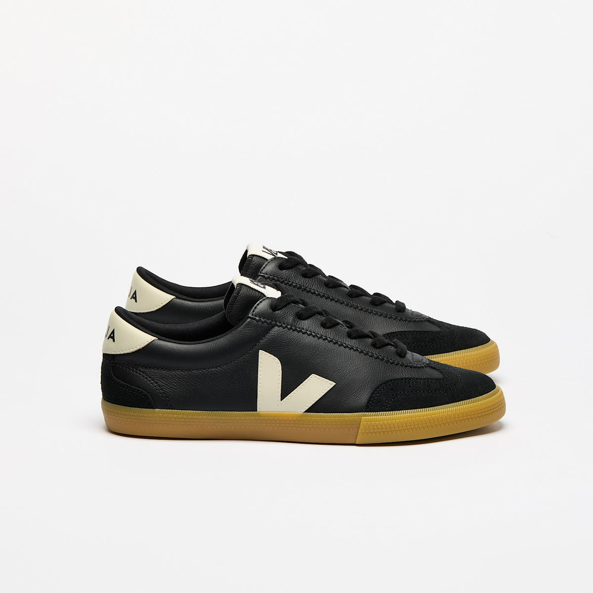 veja sneakers volley organic-leather black vo2020510 Lateral view