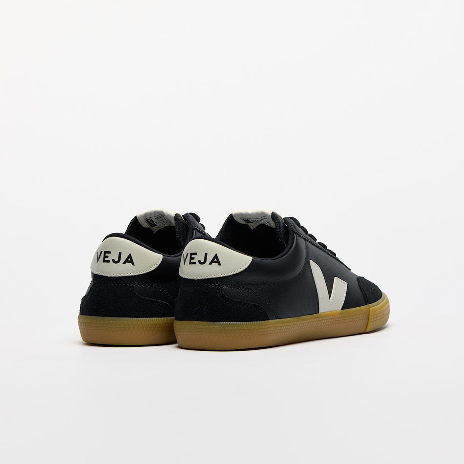 veja sneakers volley organic-leather black vo2020510 Back view