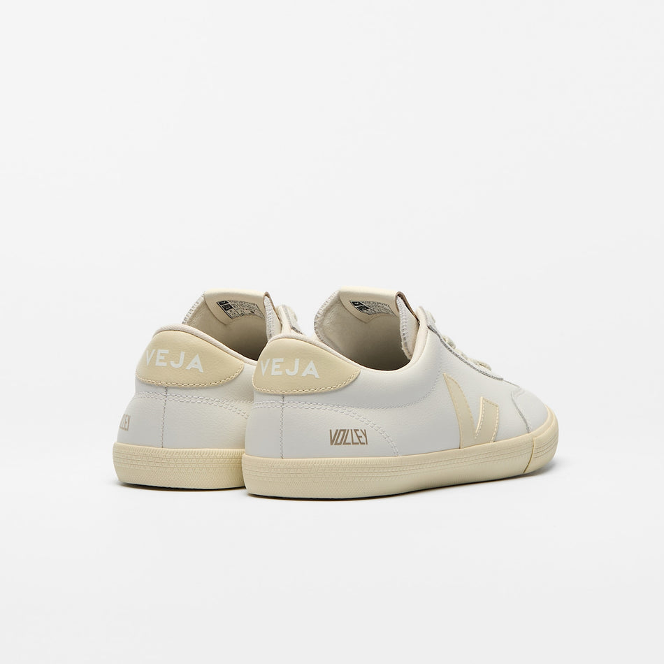 veja sneakers volley signature-leather white calcaire yp2021573 Lateral view